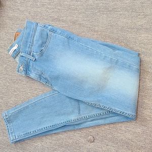 Levis 710 Super Skinny, 25